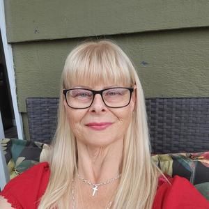 Meet your Posher, Debbie